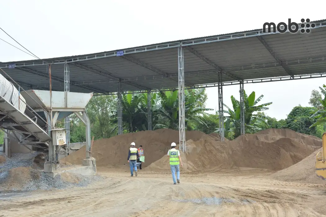 River sand M-sand and P-sand compared with a silt test and sieve analysis